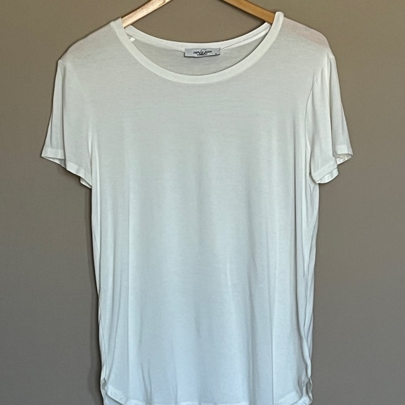 (Set of 4) Carly Jean Los Angelos Favorite Scoop Neck Tee - Picture 5 of 16